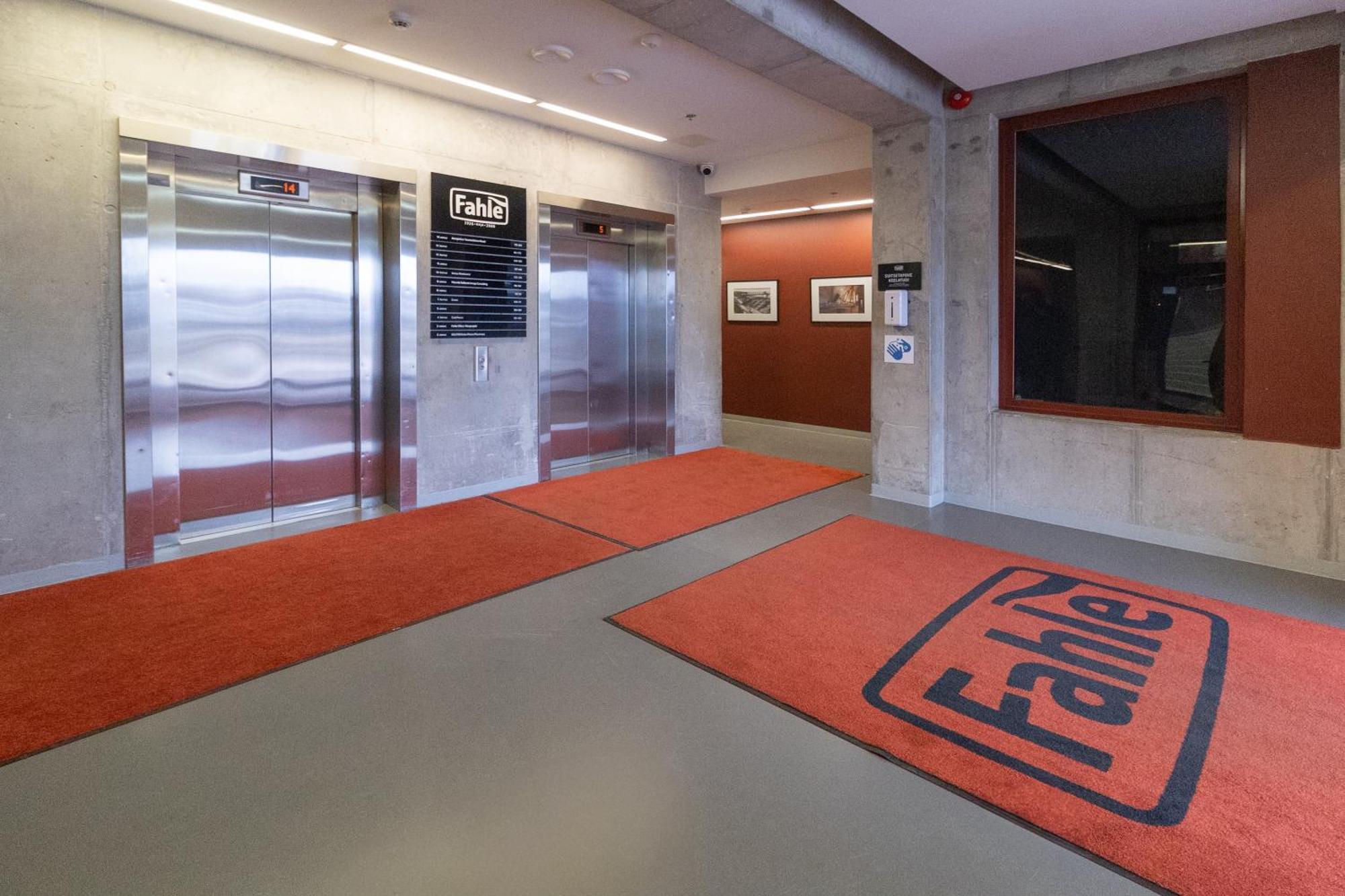 Revalia Fahle Airport Bus-Station Apartments With Best Views Экстерьер фото