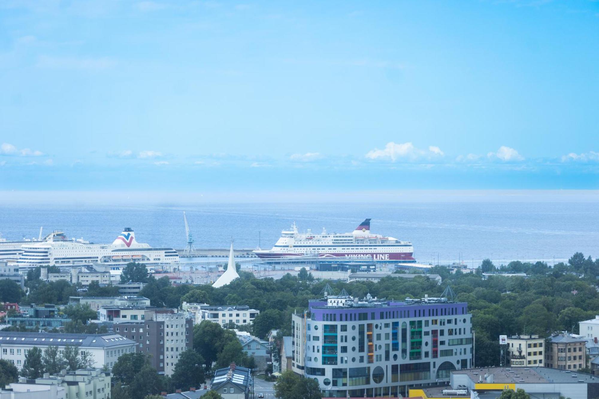 Revalia Fahle Airport Bus-Station Apartments With Best Views Экстерьер фото